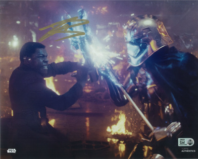 Featured image for “40% OFF FINN VS. PHASMA IMAGES SIGNED BY JOHN BOYEGA AT STAR WARS AUTHENTICS”
